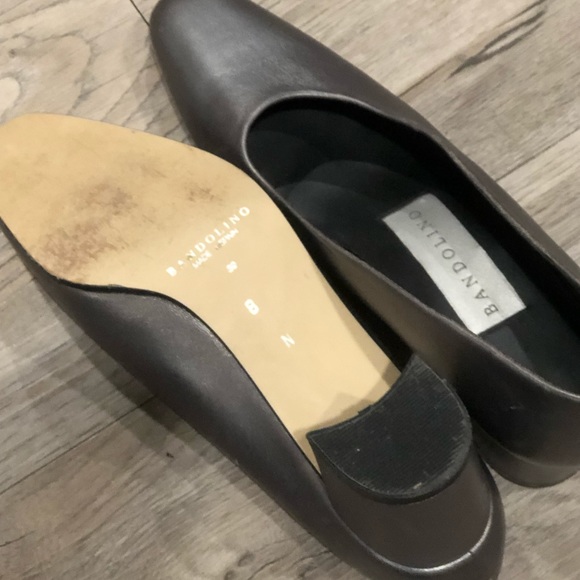 Bandolino metallic gray shoes. - Picture 2 of 4